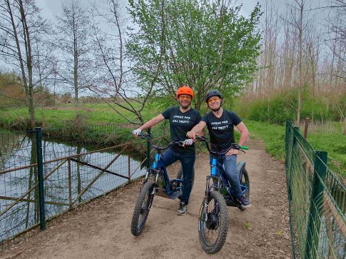 La trottinette tout terrain peut être pratiquée par tout type de personnes